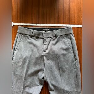 Banana Republic Women’s Logan Petite Size 0 grey trousers. In EUC.